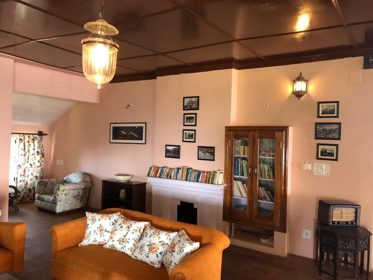 Tree Of Life Grand Oak Manor Binsar Exterior foto