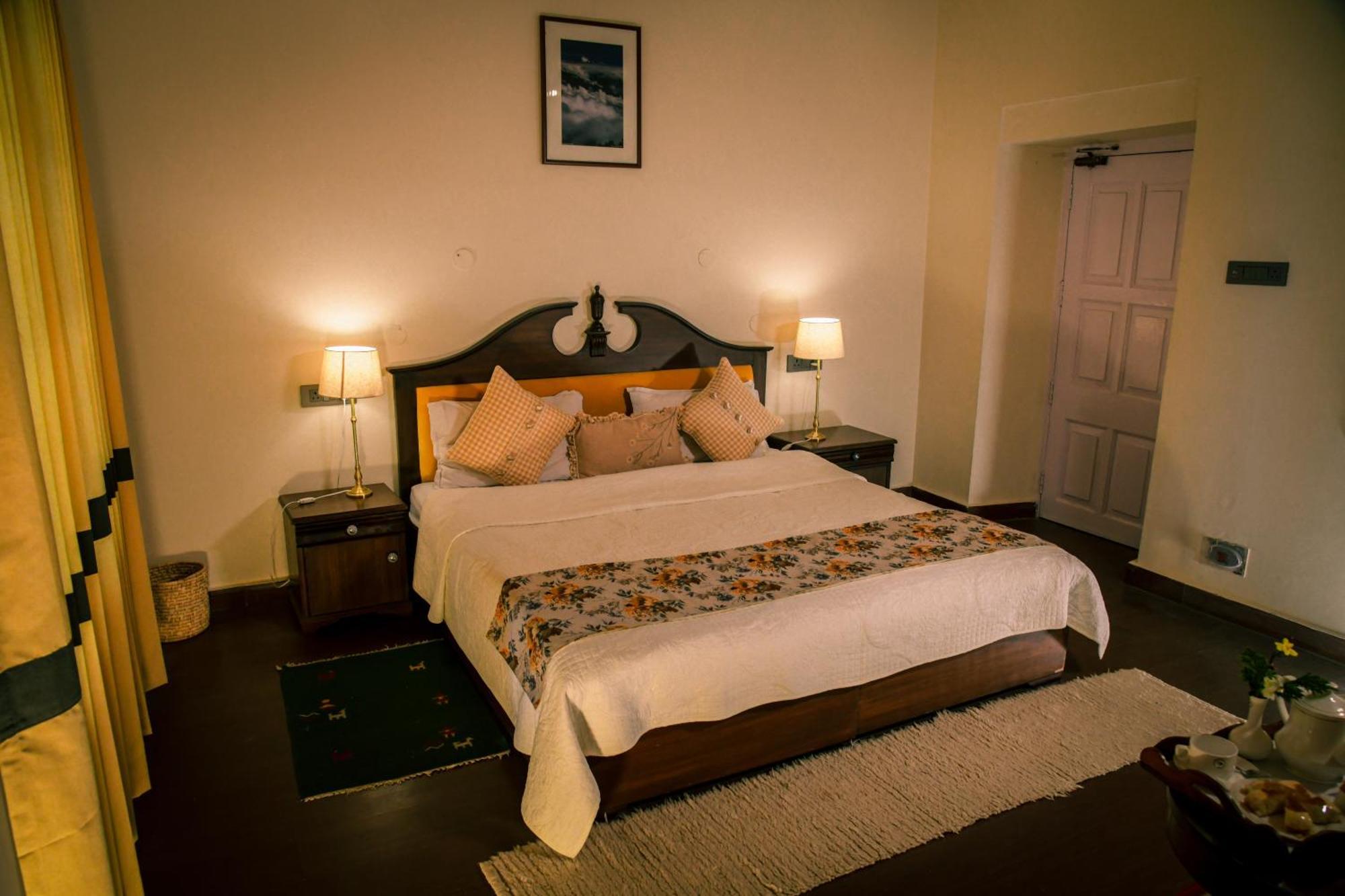 Tree Of Life Grand Oak Manor Binsar Exterior foto